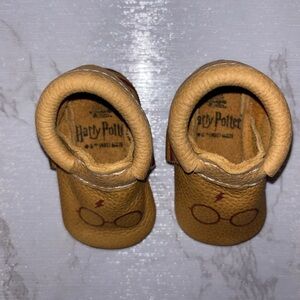 FRESHLY PICKED Harry Potter Soft Sole Moccasins BABY SIZE 0-12 months.